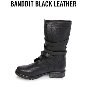 USED Great condition.BANDDIT soft leather boot w/wraparound strap &treaded sole.